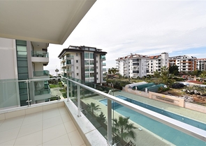 اول صف على البحر- مجمع فاخر - شقة 1+1 - في كاستل / الانيا 