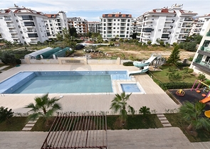 اول صف على البحر- مجمع فاخر - شقة 1+1 - في كاستل / الانيا 