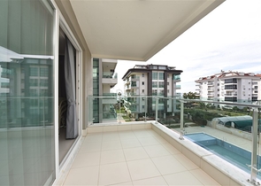 اول صف على البحر- مجمع فاخر - شقة 1+1 - في كاستل / الانيا 