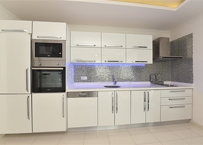 اول صف على البحر- مجمع فاخر - شقة 1+1 - في كاستل / الانيا 