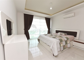 اول صف على البحر- مجمع فاخر - شقة 1+1 - في كاستل / الانيا 