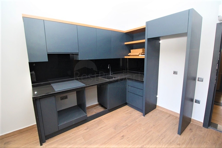 موقع مميز - مجمع جديد -شقة 1+1 في مركز الانيا 