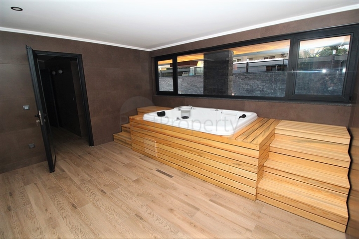 موقع مميز - مجمع جديد -شقة 1+1 في مركز الانيا 