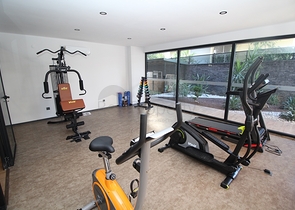 موقع مميز - مجمع جديد -شقة 1+1 في مركز الانيا 