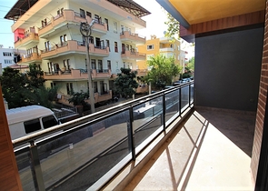 موقع مميز - مجمع جديد -شقة 1+1 في مركز الانيا 