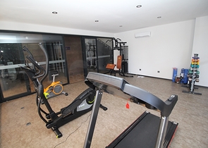 موقع مميز - مجمع جديد -شقة 1+1 في مركز الانيا 