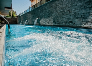 موقع مميز - مجمع جديد -شقة 1+1 في مركز الانيا 