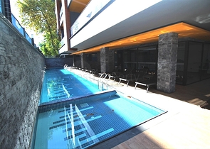 موقع مميز - مجمع جديد -شقة 1+1 في مركز الانيا 