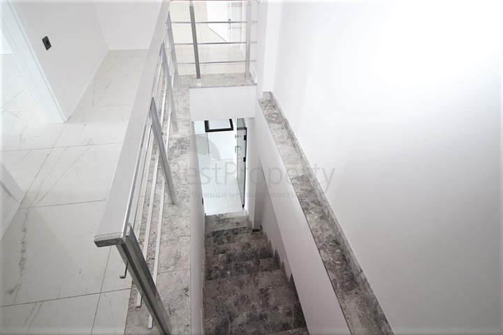 دوبلكس 2 غرفة وصالة -حديثة - في مركز الانيا 