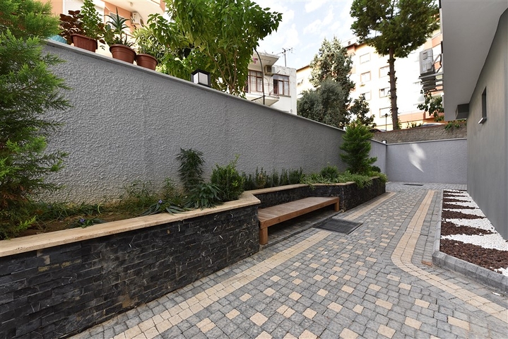 دوبلكس 2 غرفة وصالة -حديثة - في مركز الانيا 