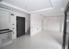 دوبلكس 2 غرفة وصالة -حديثة - في مركز الانيا 