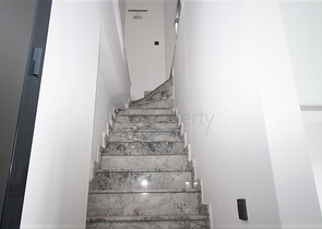 دوبلكس 2 غرفة وصالة -حديثة - في مركز الانيا 