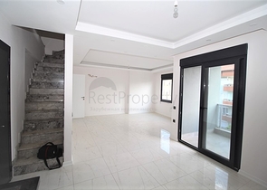 دوبلكس 2 غرفة وصالة -حديثة - في مركز الانيا 