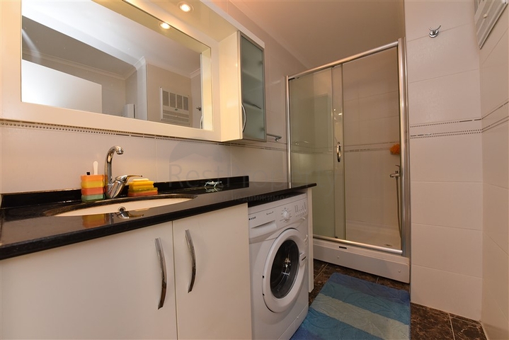 شقة مريحة من غرفتي نوم في منطقة أوبا الأوروبية