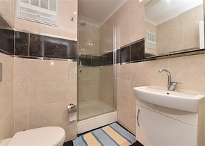 شقة مريحة من غرفتي نوم في منطقة أوبا الأوروبية