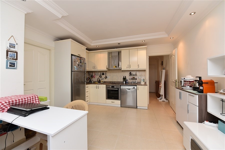 اطلالة بحر وقلعة -شقة غرفتين وصالة في منطقة اوبا / الانيا 