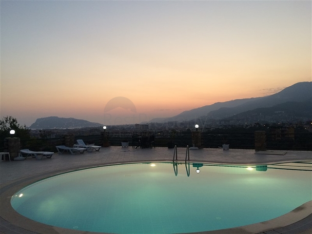 اطلالة بحر وقلعة -شقة غرفتين وصالة في منطقة اوبا / الانيا 