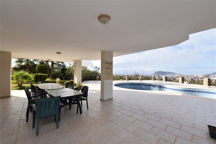 اطلالة بحر وقلعة -شقة غرفتين وصالة في منطقة اوبا / الانيا 