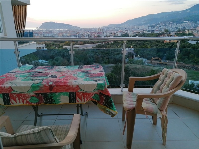 اطلالة بحر وقلعة -شقة غرفتين وصالة في منطقة اوبا / الانيا 