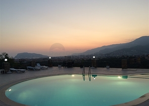 اطلالة بحر وقلعة -شقة غرفتين وصالة في منطقة اوبا / الانيا 