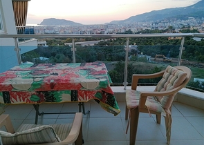 اطلالة بحر وقلعة -شقة غرفتين وصالة في منطقة اوبا / الانيا 