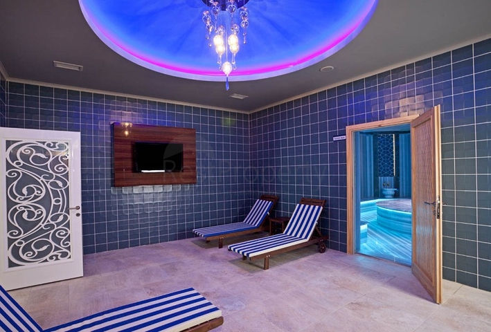 اطلالة بحر - مجمع فاخر - شقة غرفتين وصالة مفروشة - في كارجي جاك / الانيا 