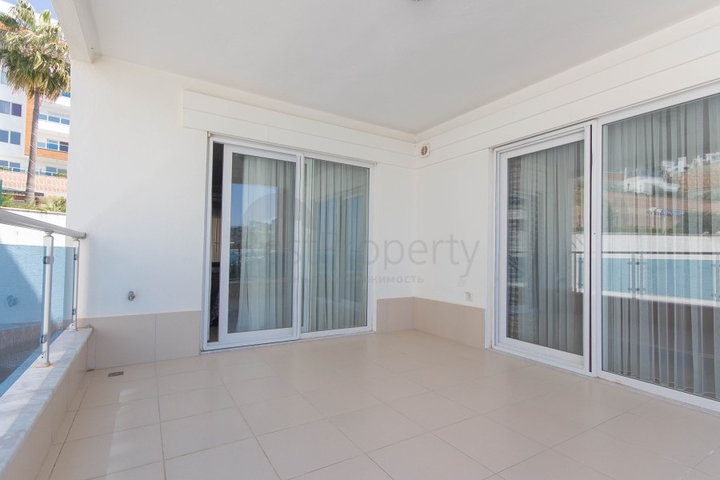 اطلالة بحر - مجمع فاخر - شقة غرفتين وصالة مفروشة - في كارجي جاك / الانيا 