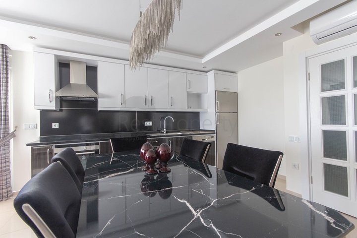 اطلالة بحر - مجمع فاخر - شقة غرفتين وصالة مفروشة - في كارجي جاك / الانيا 