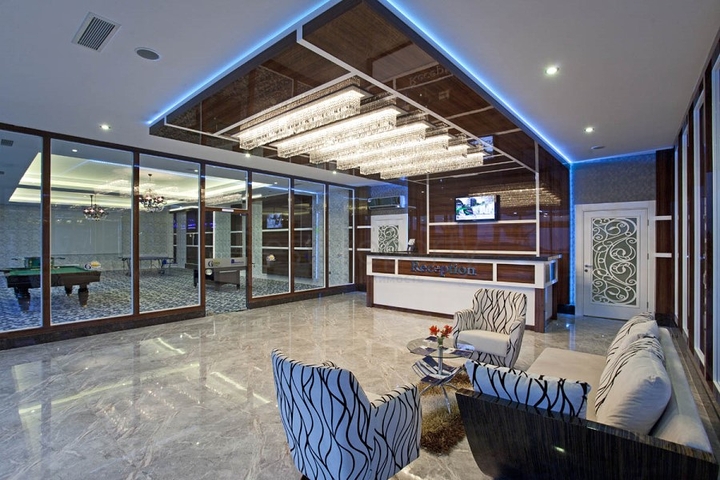 اطلالة بحر - مجمع فاخر - شقة غرفتين وصالة مفروشة - في كارجي جاك / الانيا 