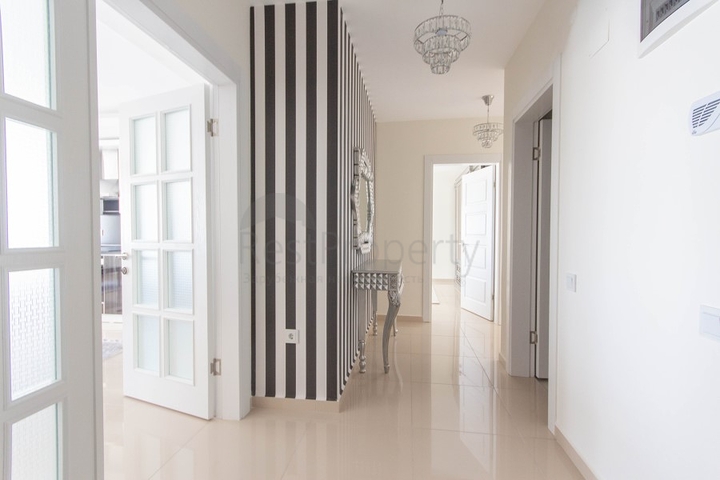 اطلالة بحر - مجمع فاخر - شقة غرفتين وصالة مفروشة - في كارجي جاك / الانيا 