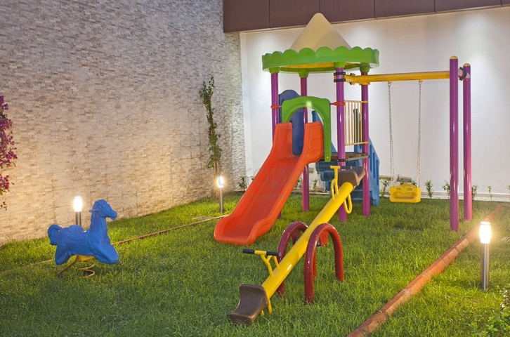 اطلالة بحر - مجمع فاخر - شقة غرفتين وصالة مفروشة - في كارجي جاك / الانيا 