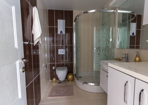 اطلالة بحر - مجمع فاخر - شقة غرفتين وصالة مفروشة - في كارجي جاك / الانيا 