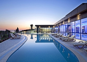 اطلالة بحر - مجمع فاخر - شقة غرفتين وصالة مفروشة - في كارجي جاك / الانيا 