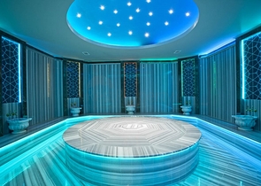 اطلالة بحر - مجمع فاخر - شقة غرفتين وصالة مفروشة - في كارجي جاك / الانيا 