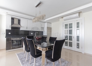 اطلالة بحر - مجمع فاخر - شقة غرفتين وصالة مفروشة - في كارجي جاك / الانيا 