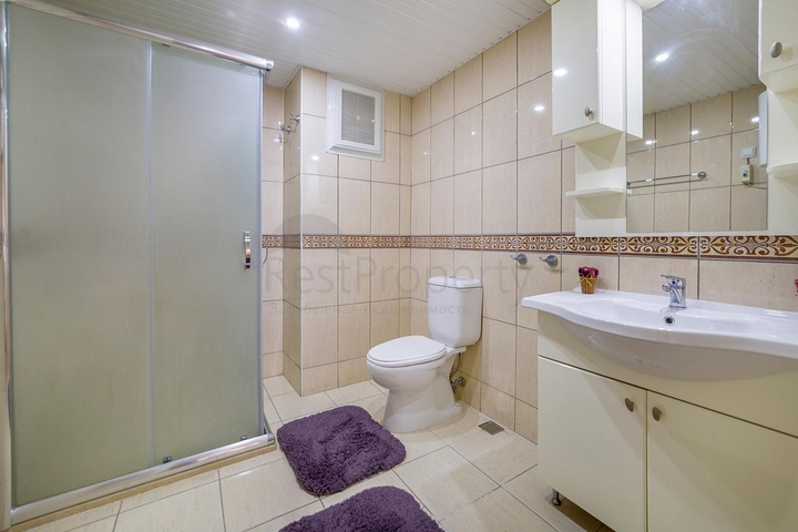 اطلالة مفتوحة -شقة غرفتين وصالة مع الاثاث - ضمن مجمع - في مهموتلار / الانيا 