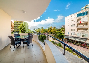 اطلالة مفتوحة -شقة غرفتين وصالة مع الاثاث - ضمن مجمع - في مهموتلار / الانيا 