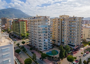 اطلالة مفتوحة -شقة غرفتين وصالة مع الاثاث - ضمن مجمع - في مهموتلار / الانيا 