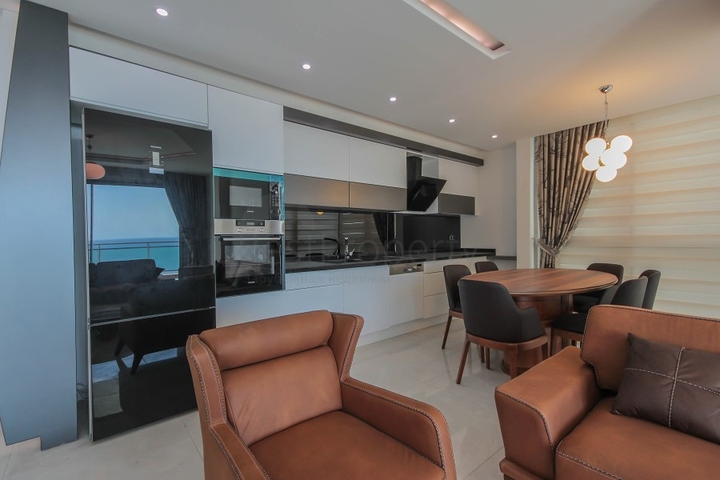 اطلالة بحرية ساحرة - شقة فاخرة ضمن مجمع اول صف على البحر - 2 غرفة وصالة - كارجي جاك / الانيا 