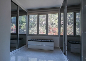 اطلالة بحرية ساحرة - شقة فاخرة ضمن مجمع اول صف على البحر - 2 غرفة وصالة - كارجي جاك / الانيا 