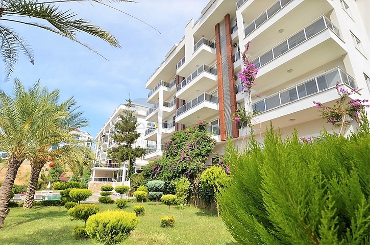 ضمن منطقة كاستل - شقق ودوبلكس - ضمن مجمع حديث / الانيا 