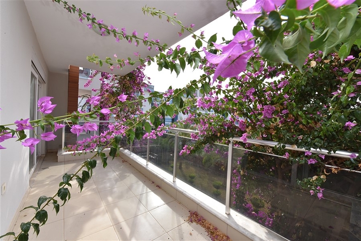 ضمن منطقة كاستل - شقق ودوبلكس - ضمن مجمع حديث / الانيا 