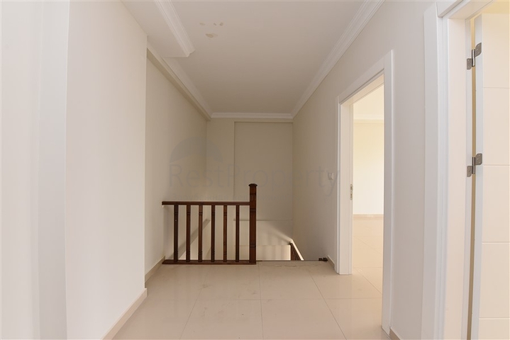 ضمن منطقة كاستل - شقق ودوبلكس - ضمن مجمع حديث / الانيا 