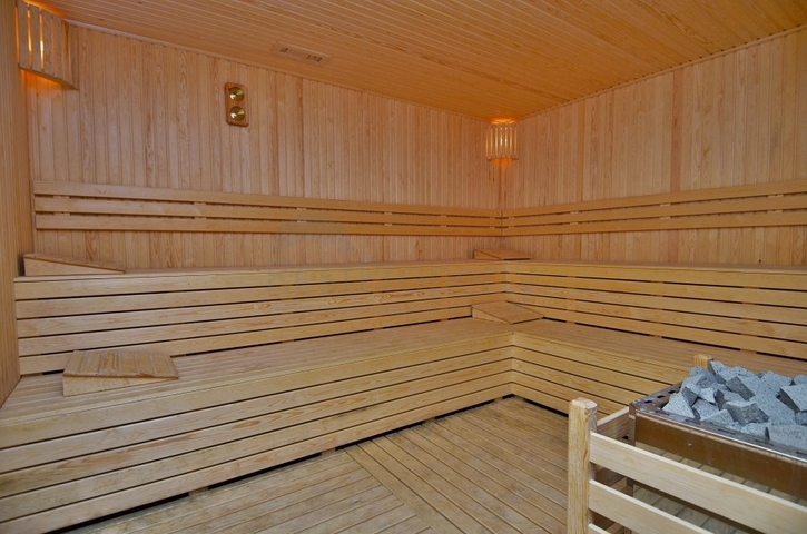 ضمن منطقة كاستل - شقق ودوبلكس - ضمن مجمع حديث / الانيا 