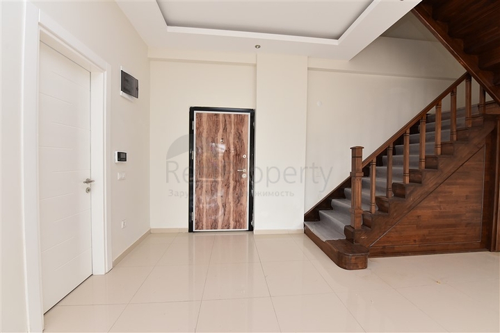 ضمن منطقة كاستل - شقق ودوبلكس - ضمن مجمع حديث / الانيا 