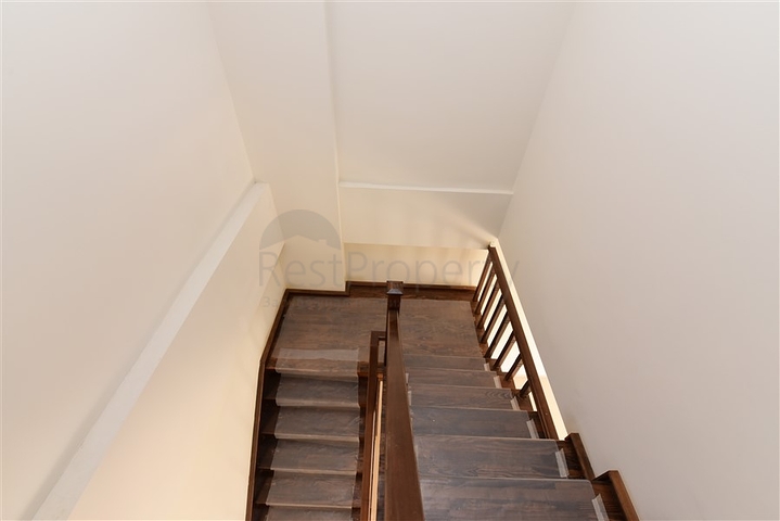 ضمن منطقة كاستل - شقق ودوبلكس - ضمن مجمع حديث / الانيا 