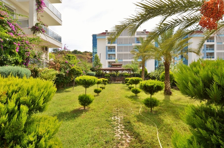 ضمن منطقة كاستل - شقق ودوبلكس - ضمن مجمع حديث / الانيا 