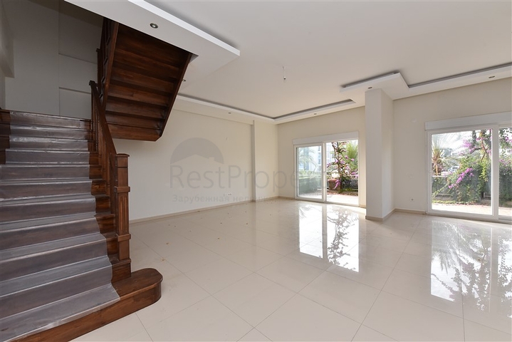 ضمن منطقة كاستل - شقق ودوبلكس - ضمن مجمع حديث / الانيا 