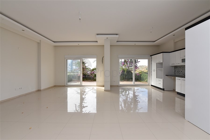 ضمن منطقة كاستل - شقق ودوبلكس - ضمن مجمع حديث / الانيا 