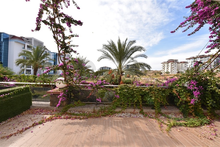 ضمن منطقة كاستل - شقق ودوبلكس - ضمن مجمع حديث / الانيا 